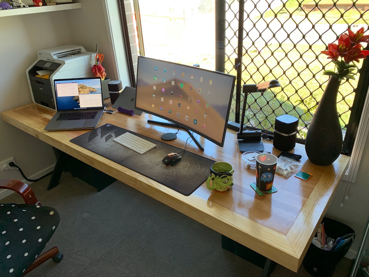 Making an Apple Store inspired desk for the home office | Igor Kromin