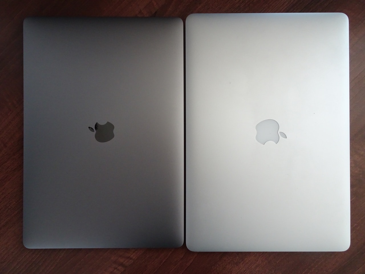 MACBOOK Air Space Gray vs Silver